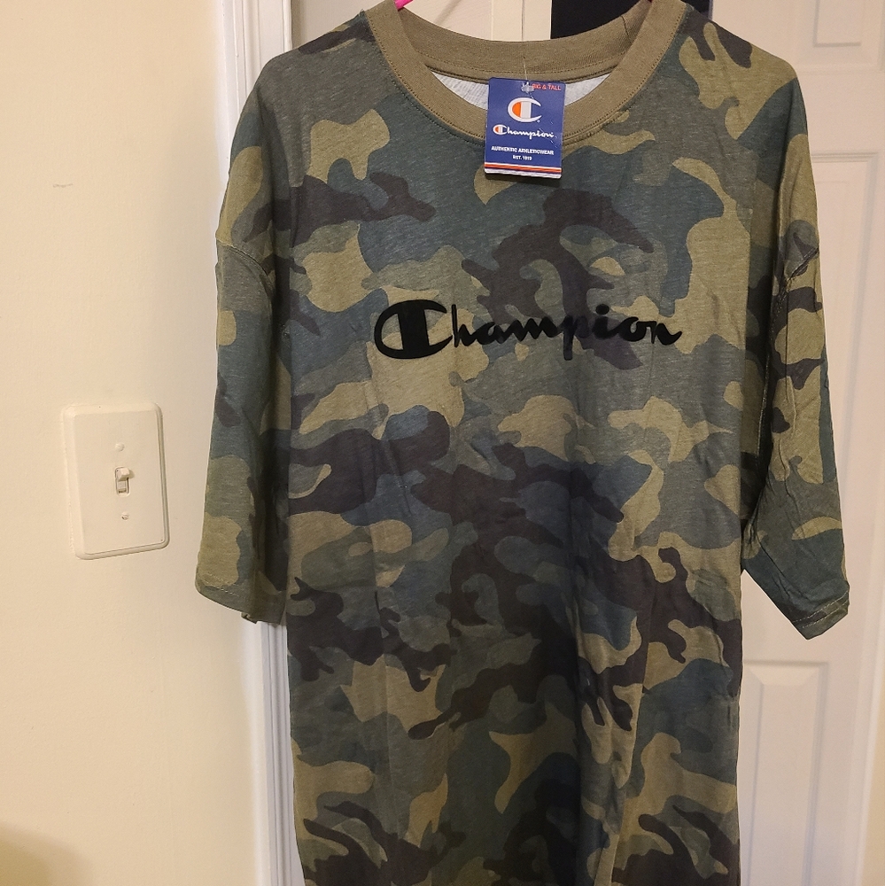 Brand New With Tags Champion Performance Short Sleeved Tee Shirt